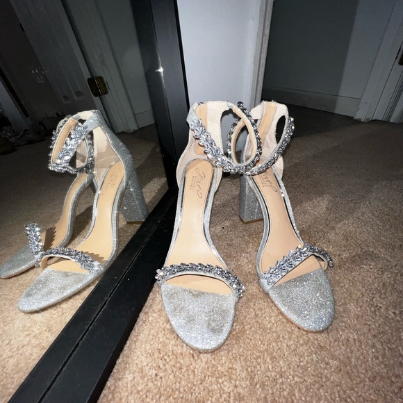 SILVER RHINESTONE HEELS - Picture 3 of 4